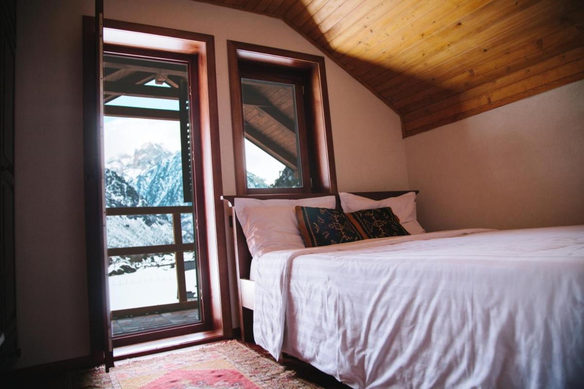 Hostel Rilindja 瓦勒博内 外观 照片
