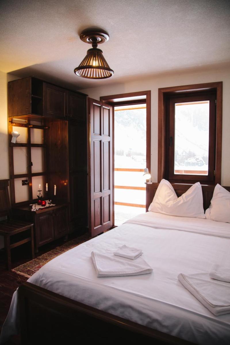 Hostel Rilindja 瓦勒博内 外观 照片